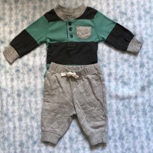 Carter’s Green/Grey plaid set for baby boy (Newborn)